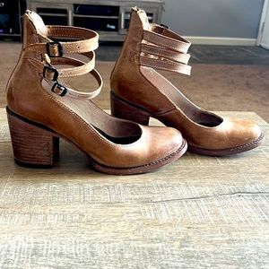 Freebird Strappy Heel